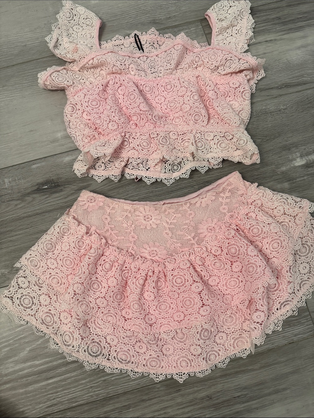 This pink crochet lace matching set - Picture 4 of 7